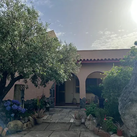 Resonance Experience - Near Cagliari, Beaches & Nature Dom wakacyjny Sant Isidoro (Sardinia)